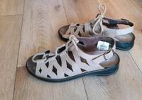 Geschnürte Sandalen Gr. 39 Mittelalter Look Thüringen - Apolda Vorschau