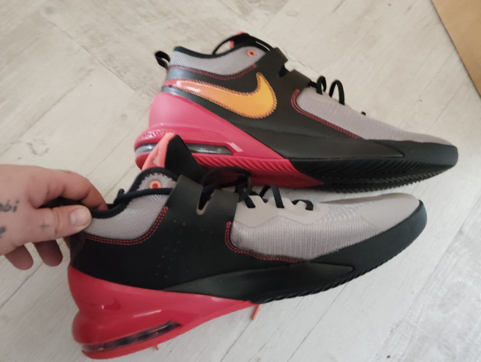 Nike Air Max Impact  ungetragen in Markneukirchen