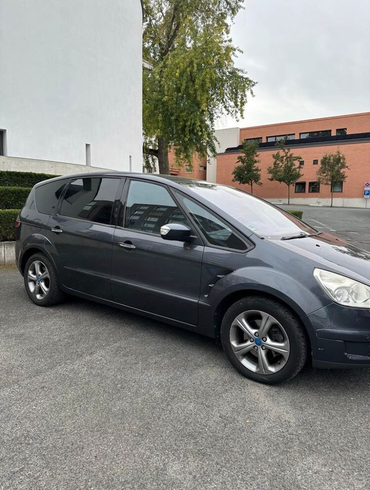 Ford S-Max TDCI  2,2 in Frankfurt am Main