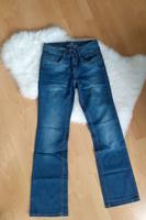 Grade geschnittene Jeans Hessen - Kassel Vorschau