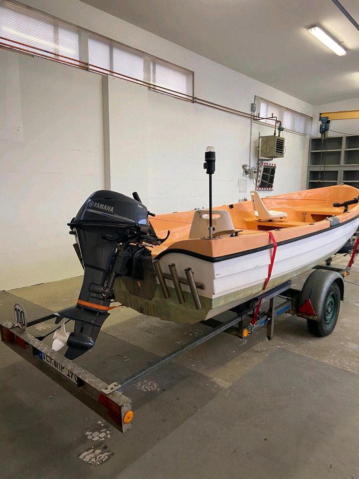 Angelboot mit Trailer und 15 PS Motor, und Echolot in Achim