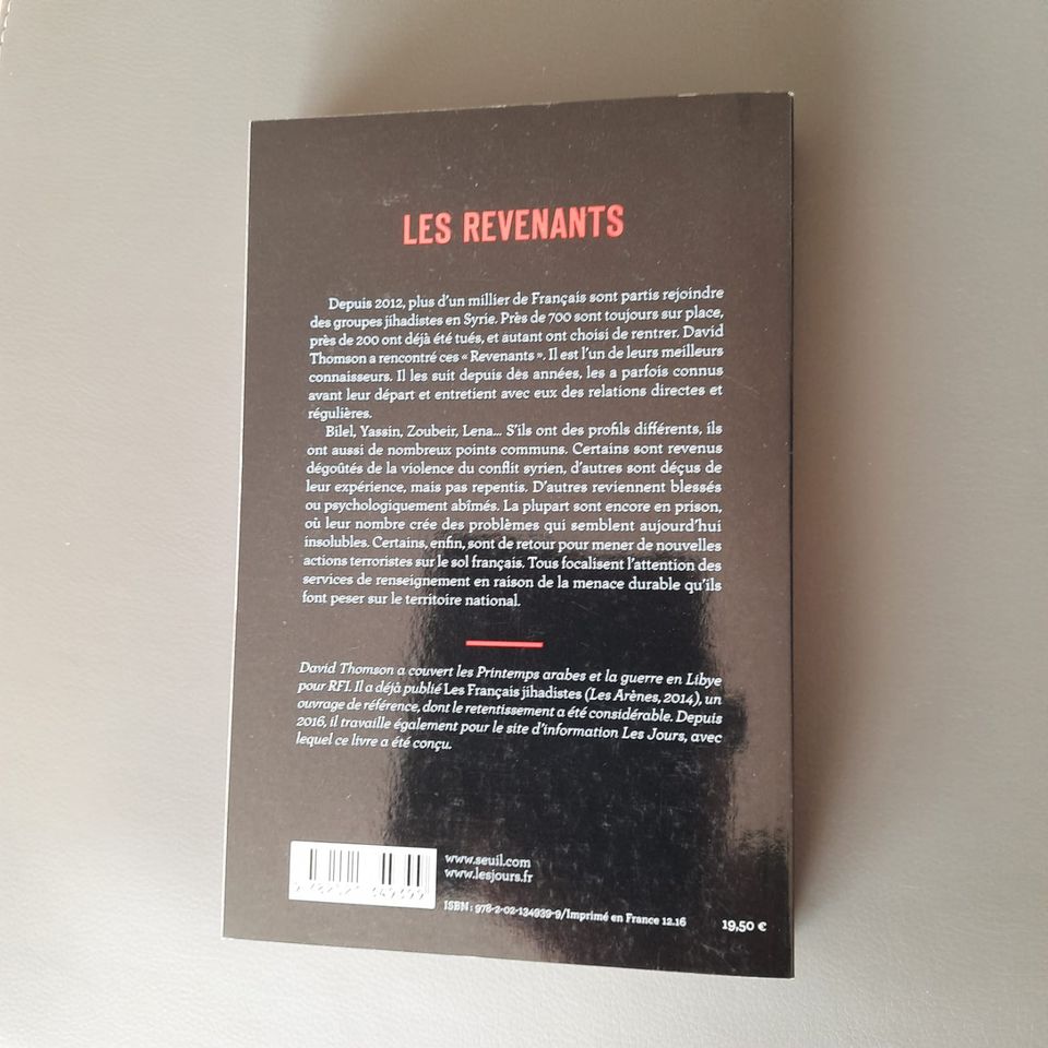 David Thomson: Les REVENANTS / Französisch in Rastede