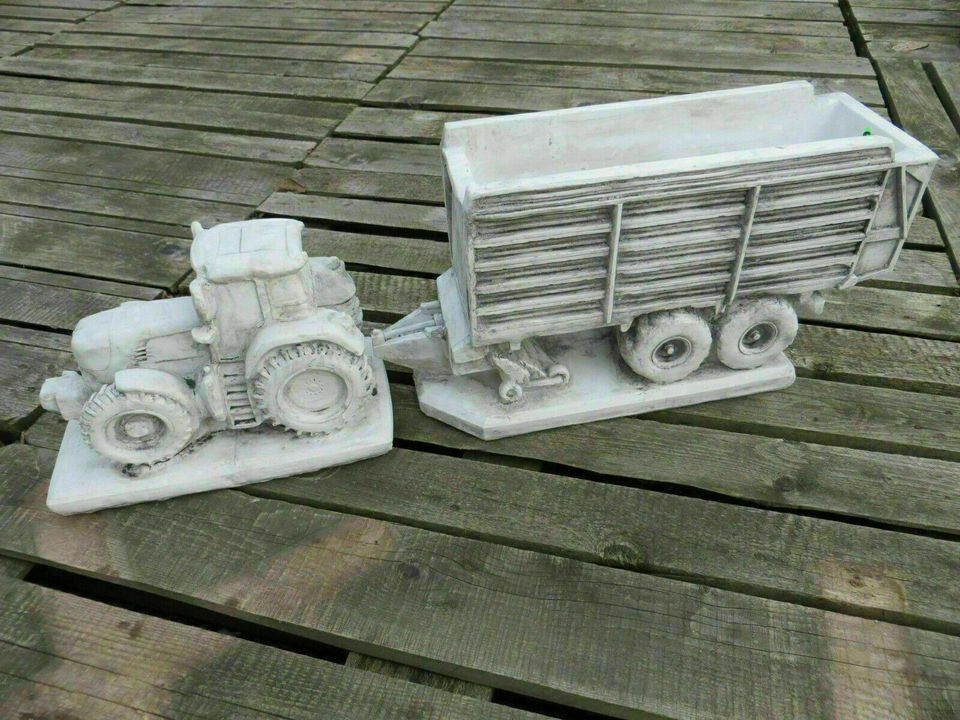 Traktor mit Anhänger aus Stein / Beton, inkl. Versand, Neu in Wimmelburg