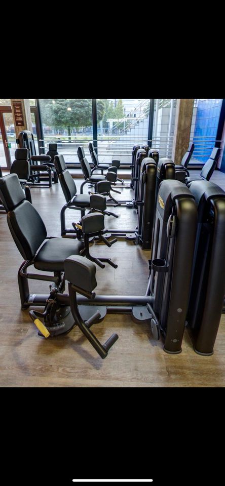 Technogym Selection und Selection Pro Strength Equipment, 21pcs in Langenfeld