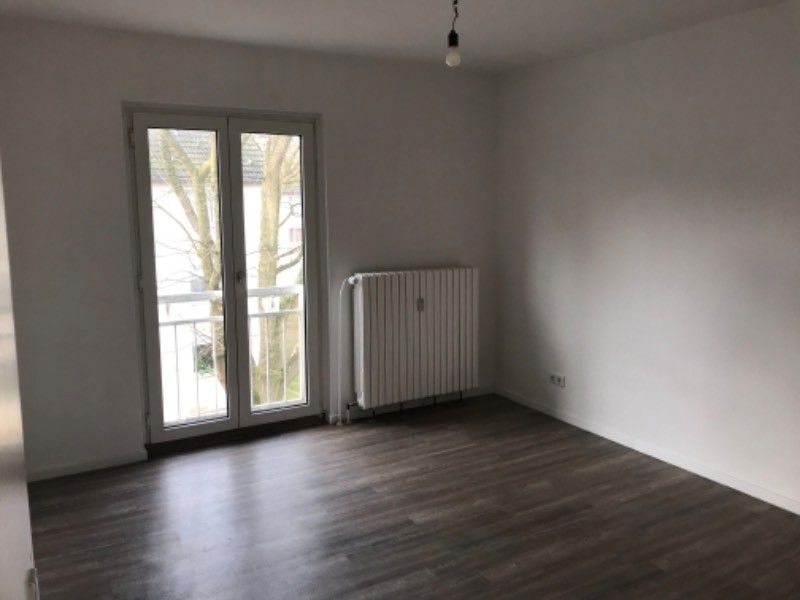 47101/127 Moderne 2-Zimmer-Wohnung mit Balkon in Düsseldorf-Reisholz in Düsseldorf