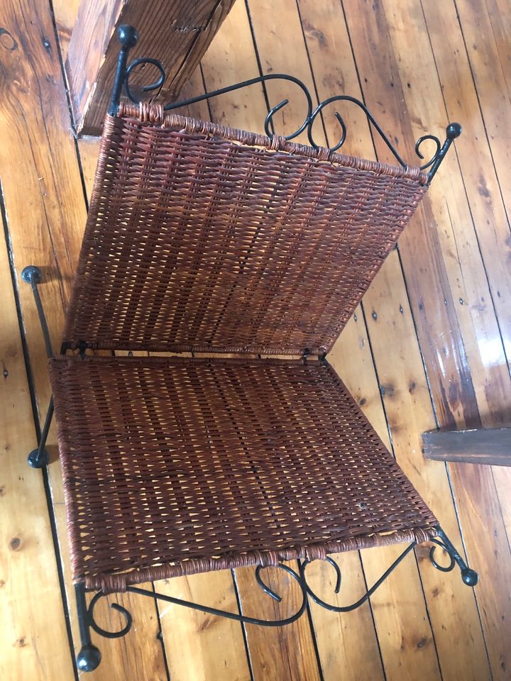 Vintage Landhaus Zeitungsständer Rattan Metallgestell in Hamburg