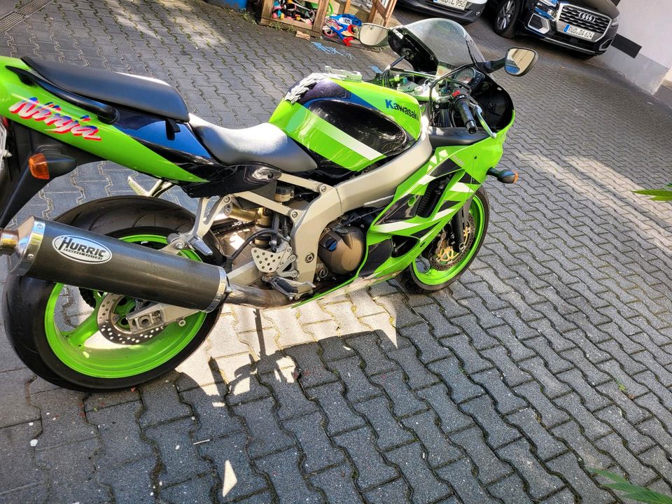 Kawasaki Ninja ZX-6R in Eltville