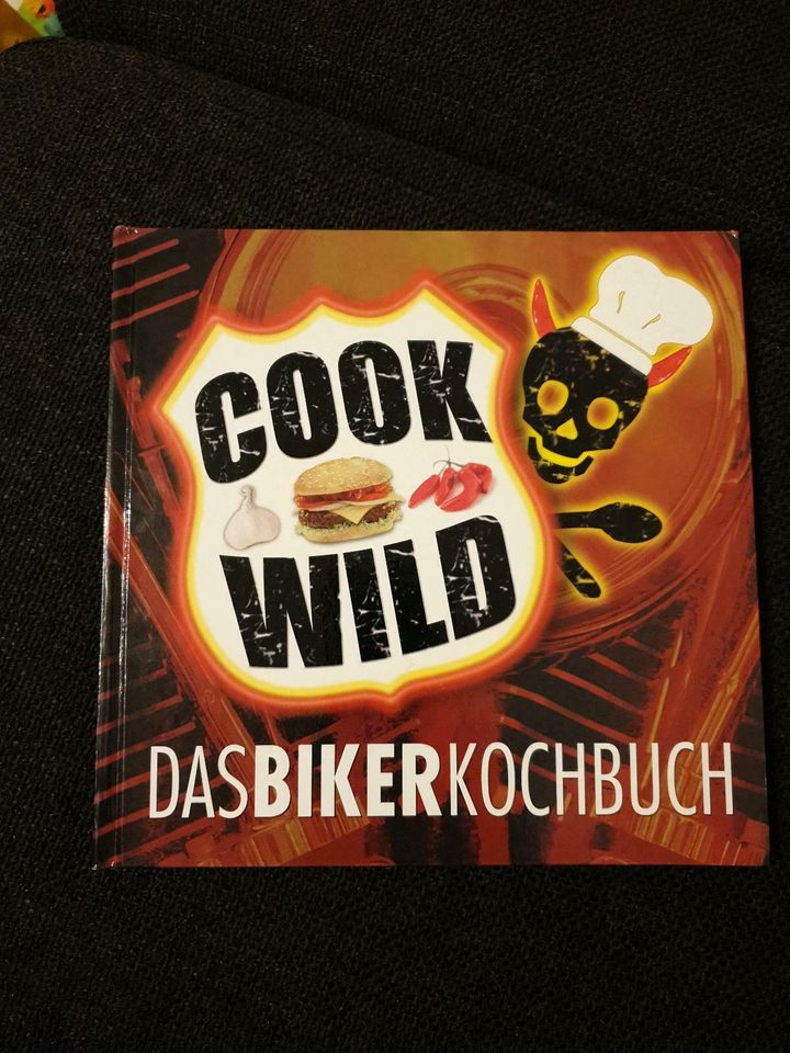 Diverse Kochbücher Schuhbeck Sushi Gewürze Biker Party Kuchen in Wildberg
