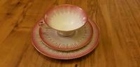 DDR Vintage Porzellan Gedeck rosa mit Goldrandmuster Pankow - Prenzlauer Berg Vorschau