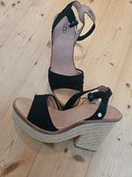 UGG Laynce Keilabsatz Sandale Schwarz Gr. 41 Bayern - Aschaffenburg Vorschau