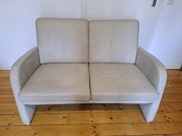 Kleines Zweisitzer Sofa, grau beige, Kunstleder Pankow - Prenzlauer Berg Vorschau