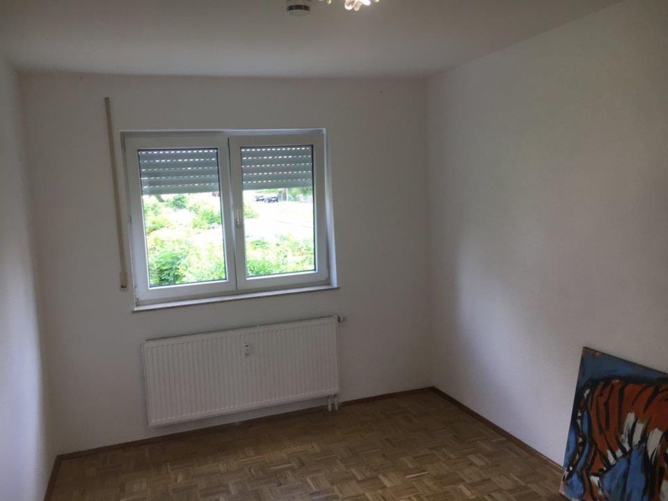 Gepflegte 3-Zimmer Hochparterre-Wohnung mit Balkon und EBK in Kassel