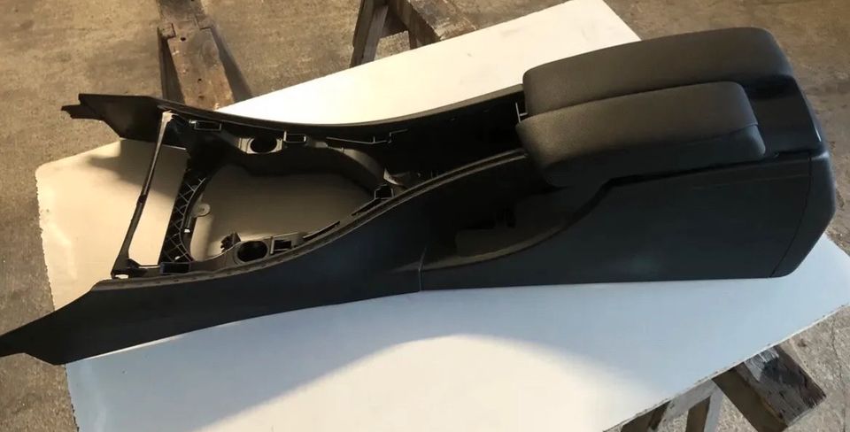 BMW E90/E91 Mittelkonsole,Armlehne,Leder in Neu Ulm