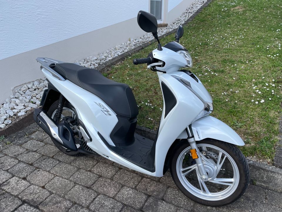 Honda sh150 Motorroller, nur ca. 2.200 KM gelaufen in Trierweiler