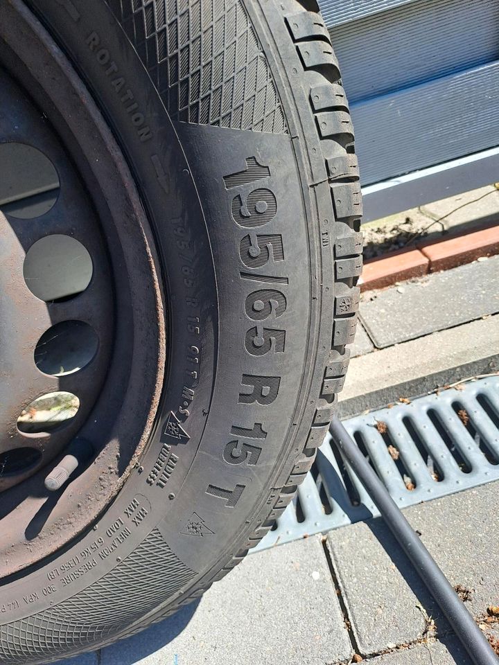 Winterreifen 195/65 R 15 T  2x2 in Eddelak