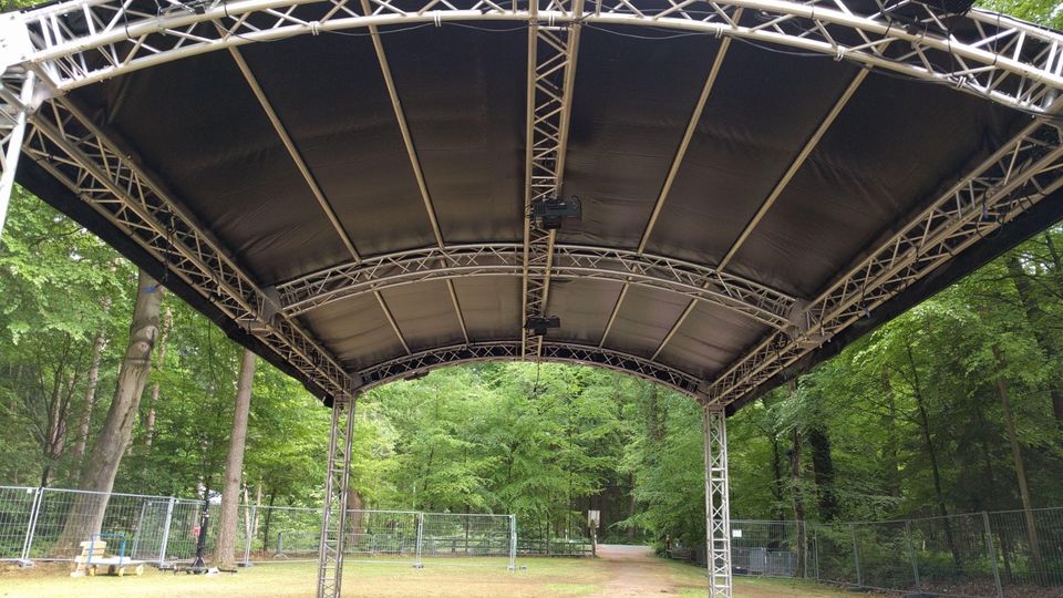 Traversendach Dach Traversen Open Air Tanzfläche Bühne Truss F34 in Bülstedt