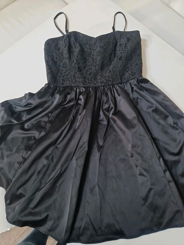 Cocktailkleid / Abendkleid schwarz in Königsbrück