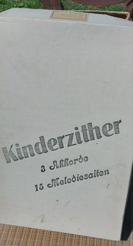 Kinder-Zither mit 3 Akkorden und 15 Melodiesaiten in Schkeuditz