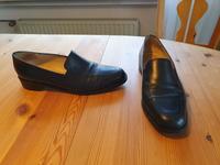 LEI Italien Slipper Leder Absatzschuhe Ballerina dunkel-blau 40,5 Rheinland-Pfalz - Neuwied Vorschau