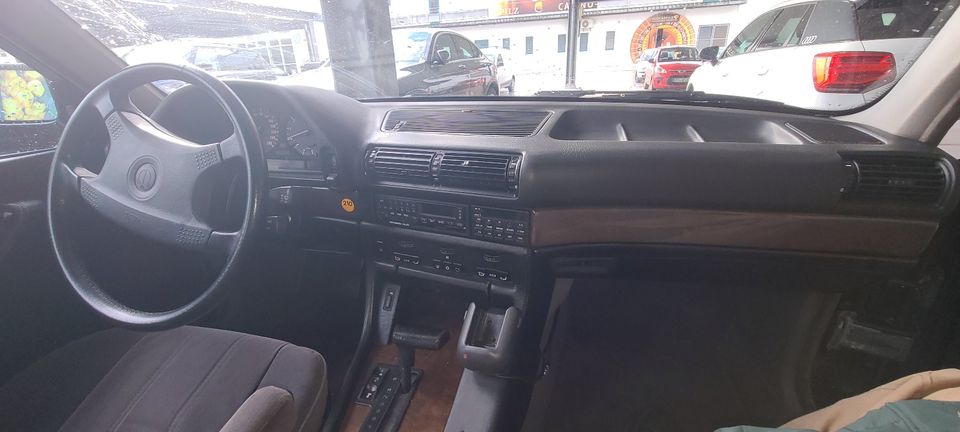 BMW 750 iL Oldtimer mit H Kennzeichen E32 NEU 11. 2023 in Überlingen