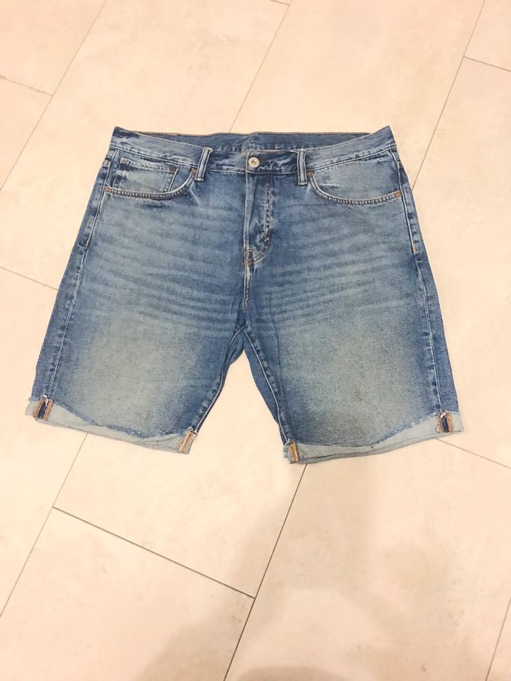 Herren Jeans kurze Hose in Berlin