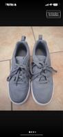 Nike Sneaker grau 38.5 Sachsen-Anhalt - Merseburg Vorschau