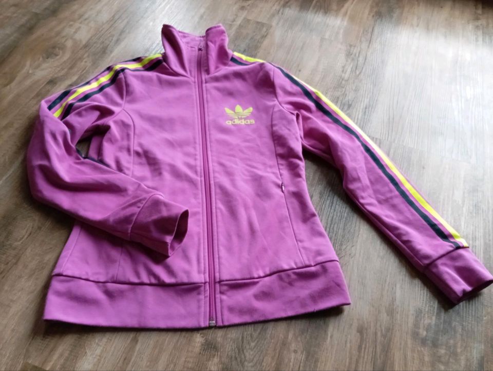 Adidas Sweatjacke Gr.S dicker Stoff in Schüttorf