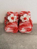 Babyschuhe /Erstlingssocken gestrickt rot/weiß neu Baden-Württemberg - Baienfurt Vorschau