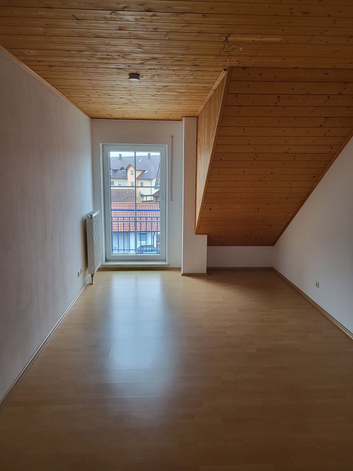 Sonnige 3-Zimmer-Dachgeschosswohnung in Osterhofen