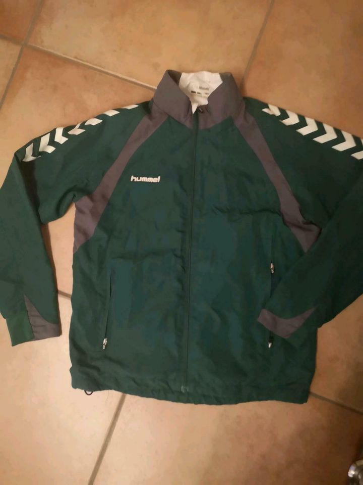 Hummel Trainingsjacke grün grau Gr. S in Waldböckelheim