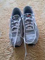 Nike Turnschuhe 40,5 Hessen - Baunatal Vorschau