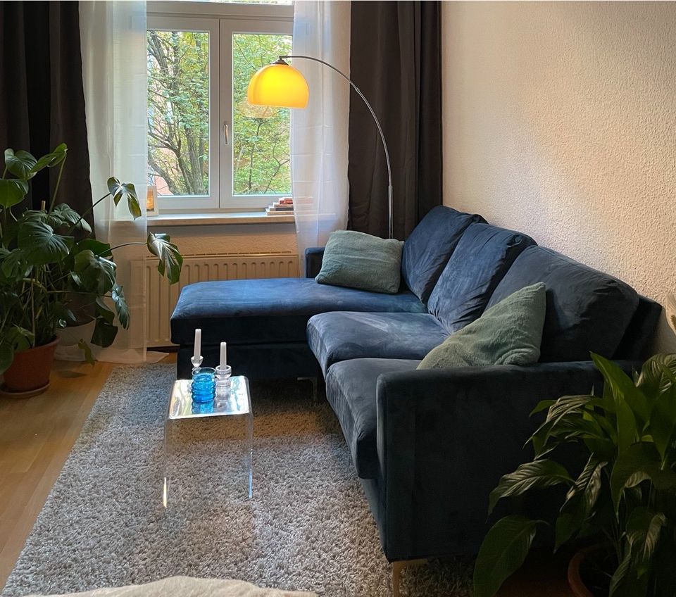 Blaue samt Couch / Sofa in Puchheim