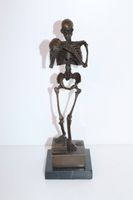 Bronze Skulptur / Figur ,"Skelett", sign. Carl Kaub , Höhe 31cm Nordrhein-Westfalen - Borken Vorschau