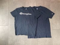 2 Champion T-Shirts S + M dunkelblau Nordrhein-Westfalen - Lübbecke  Vorschau