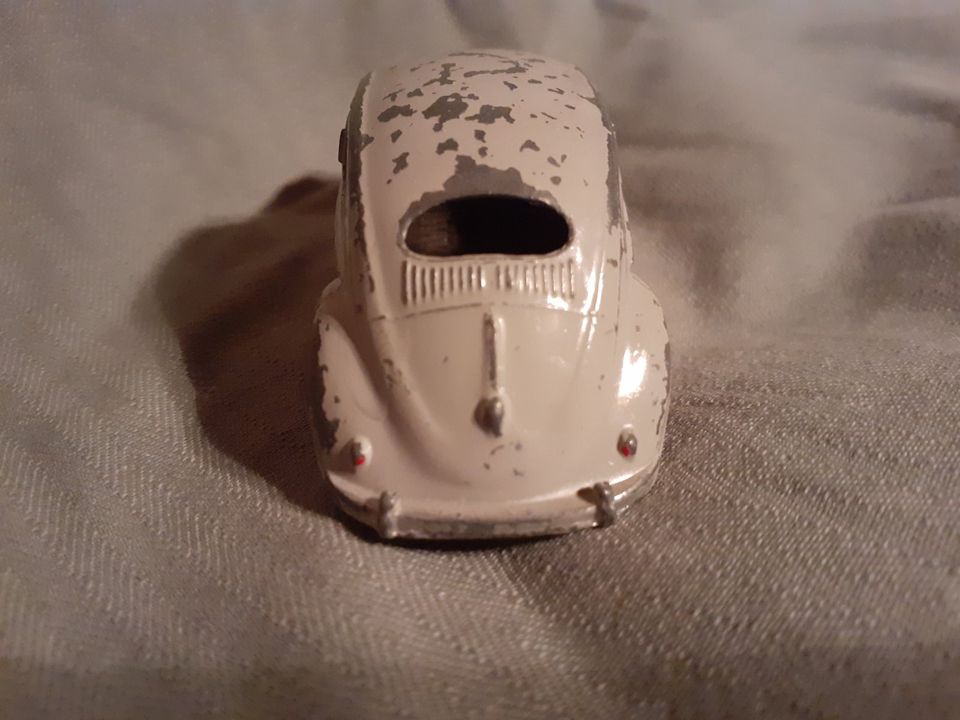 VW Käfer Ovali, Dinky GB , 60er J. , orig. grau , bespielt in Wallerfangen