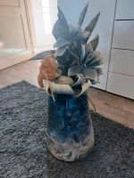 Sehr schöne große Vase mit deko Blumen und blauerlichterkette Sachsen-Anhalt - Coswig (Anhalt) Vorschau