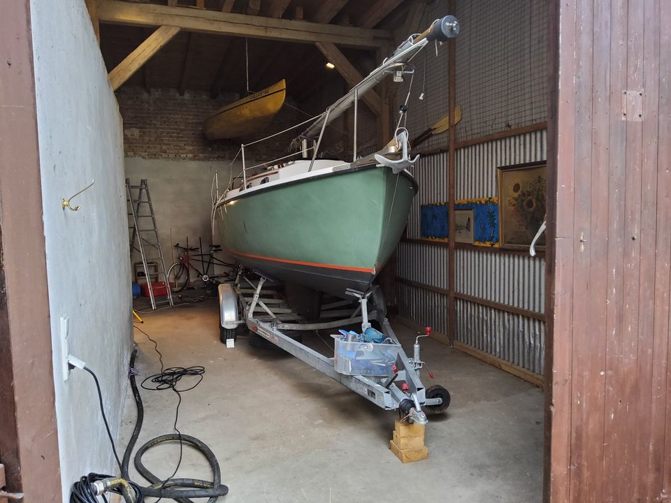 Hutchins ComPac23d Segelboot mit Trailer in Bad Soden am Taunus