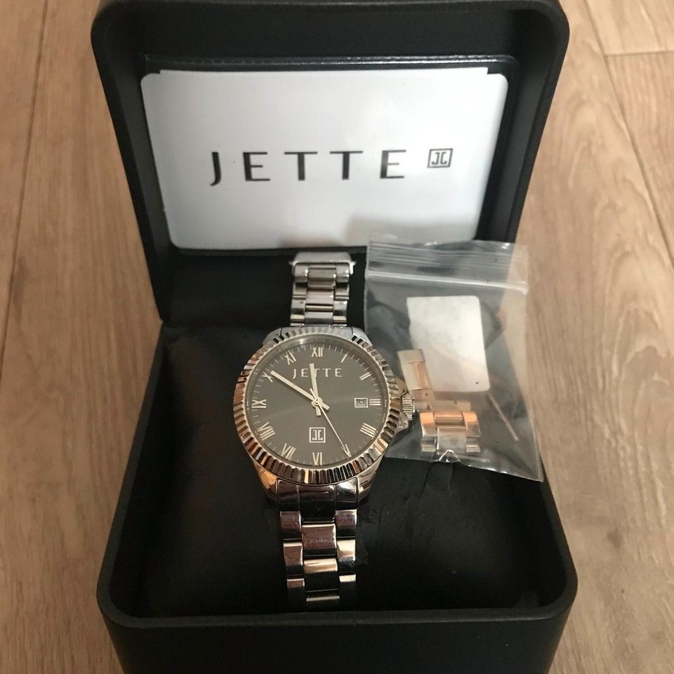 Damen Armbanduhr Uhr Jette Joop mit Datumsanzeige Silber in Berlin -  Hellersdorf | eBay Kleinanzeigen ist jetzt Kleinanzeigen