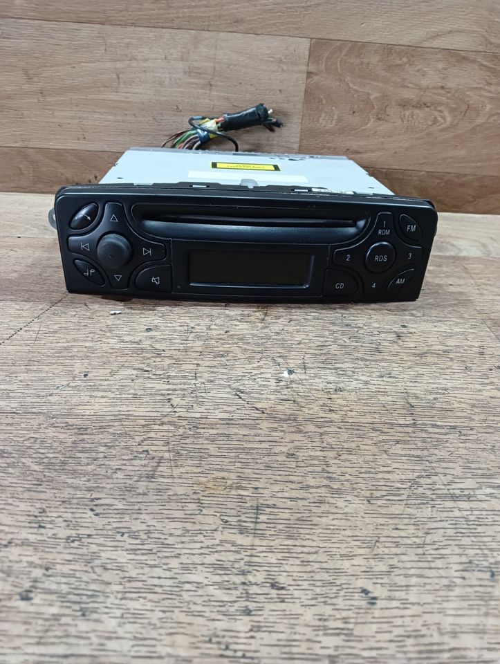 Mercedes CLK Stereo Radio CD Player Head Unit A209 Original-Zubeh in Massenbachhausen