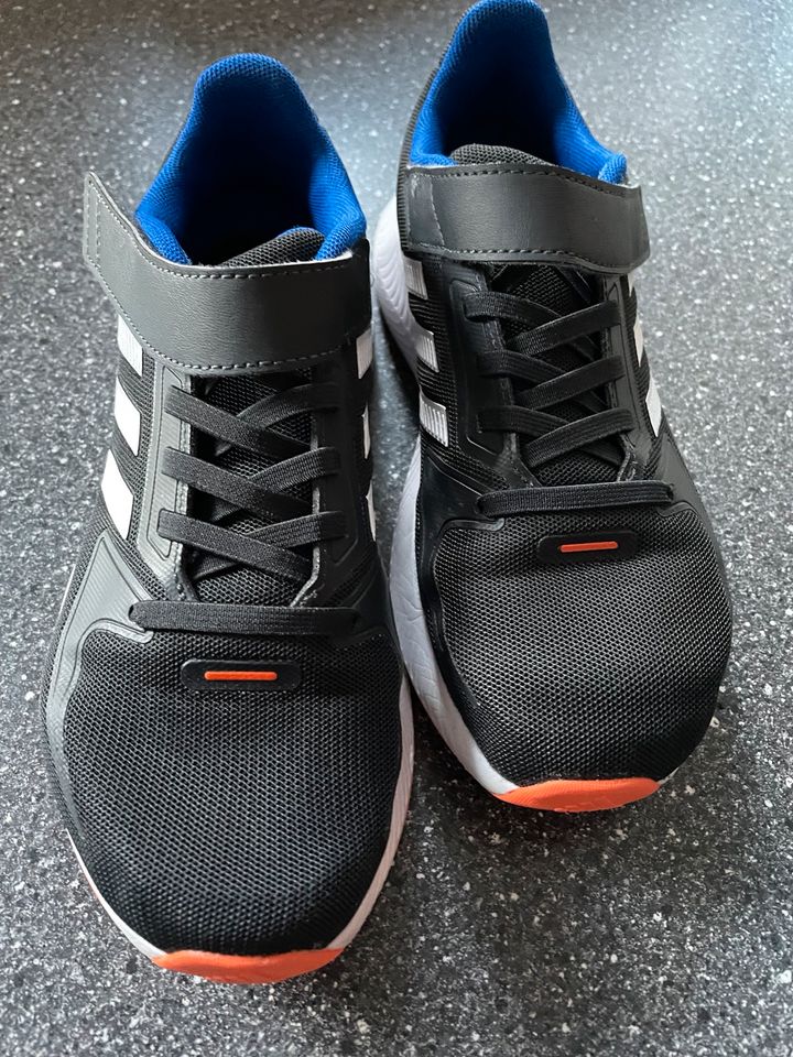 Adidas Turnschuhe Sportschuhe Sneaker Größe 36 in Nordhorn