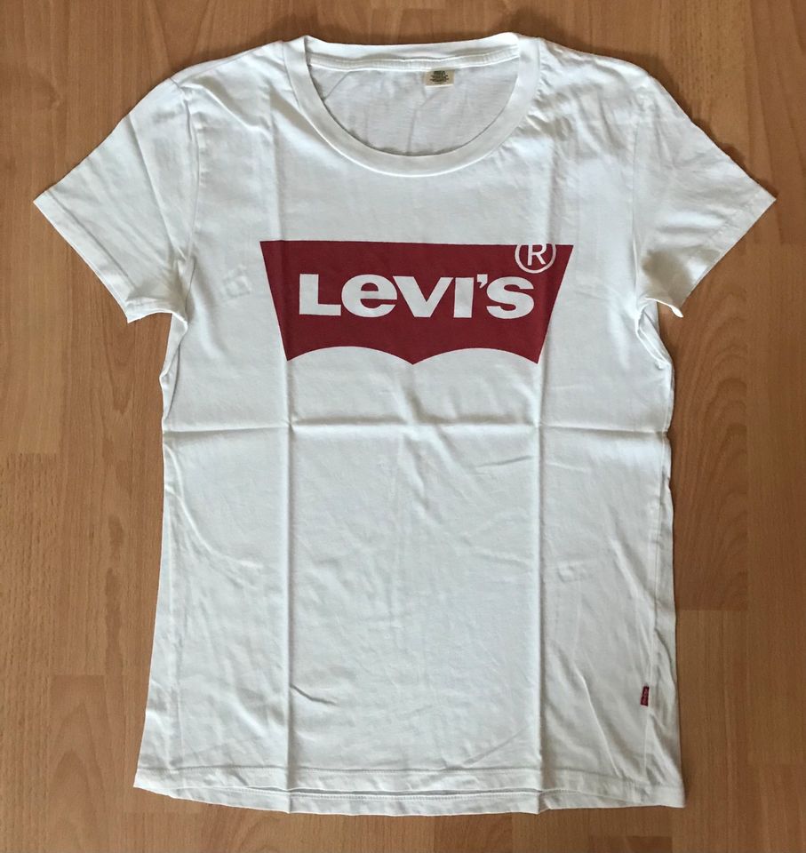Levi's T-Shirt weiß Gr. S in Bruchköbel