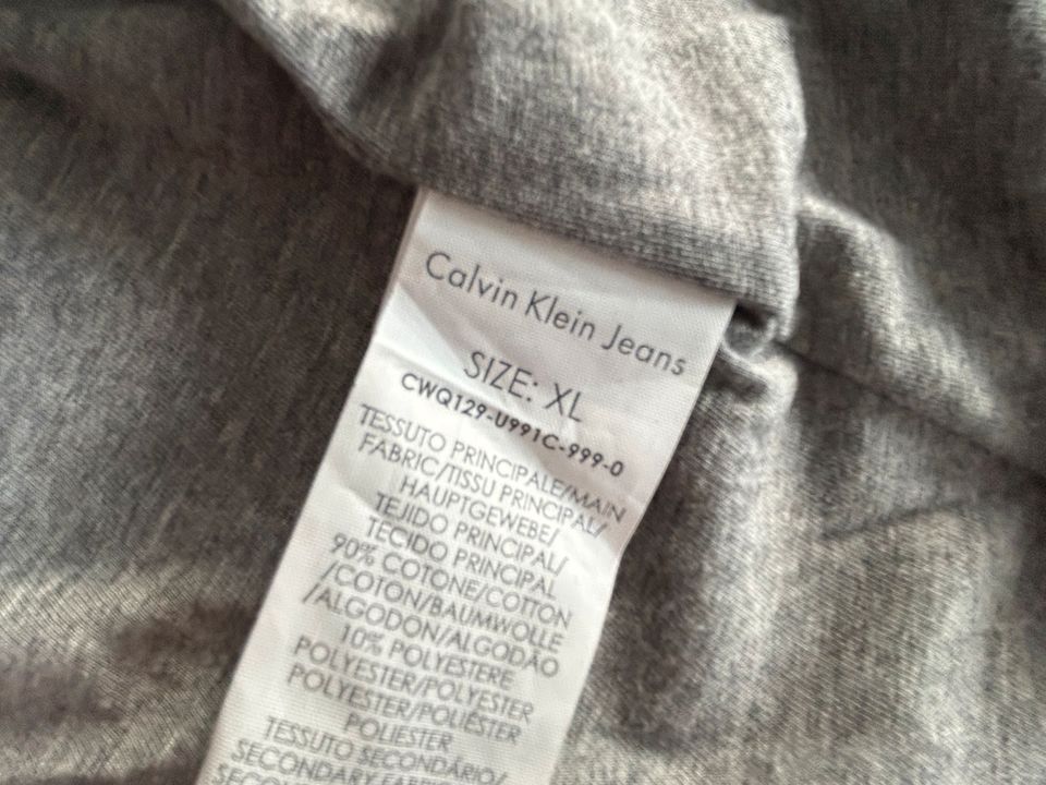Calvin Klein Sweat-Jacke XL entspricht einer Damen Gr. 40 in Garbsen