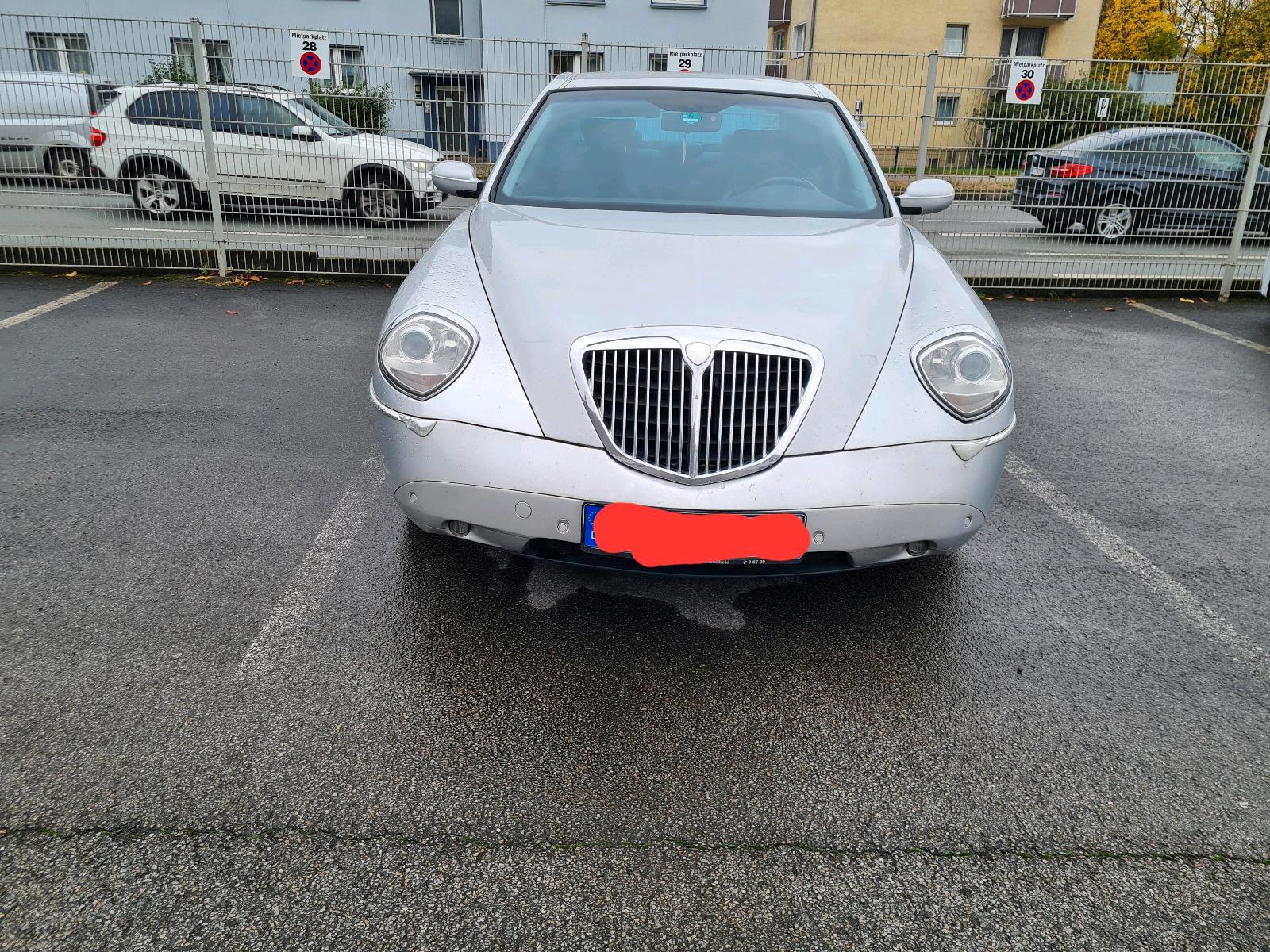 Abbildung des Autos Lancia Thesis 2002