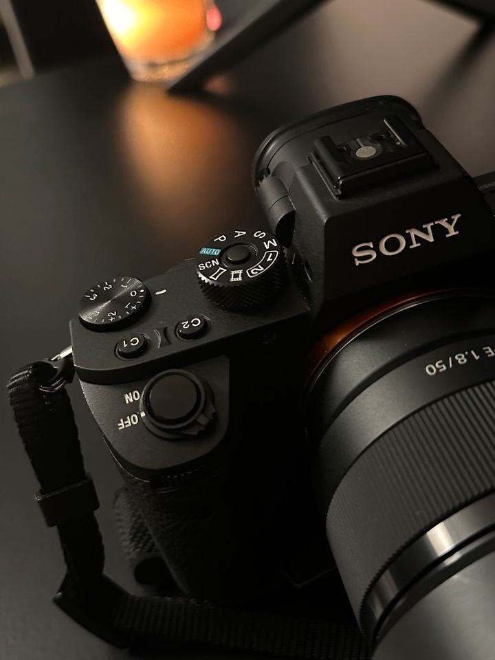 Sony A7R2 Body im Neuzustand + Objektive im neuwertigem Zustand in Berlin