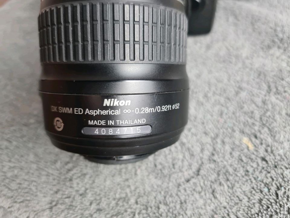 Nikon D60 + Nikon VR-Objektiv: 18 - 55 mm in Baldham