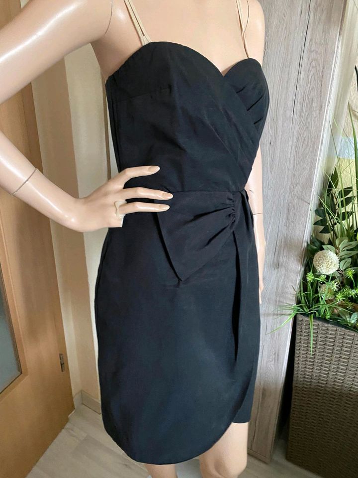 H&M schickes Cocktailkleid Carmenkleid Gr: 38- 40 schwarz in Camburg