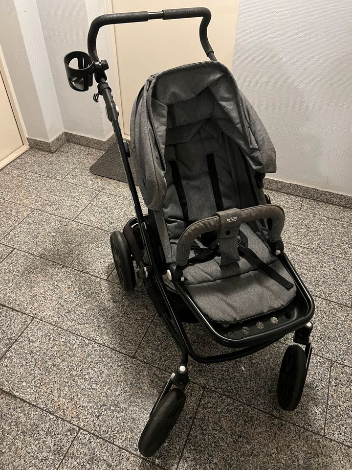 Verkaufe Kinderwagen Britax GO BIG "Grey Melange" - sehr gut in Berlin