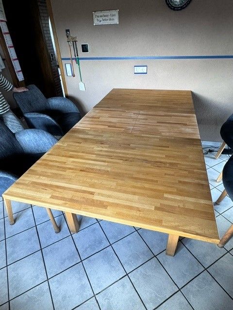 Massivholz Tisch ausziehbar in Hainburg