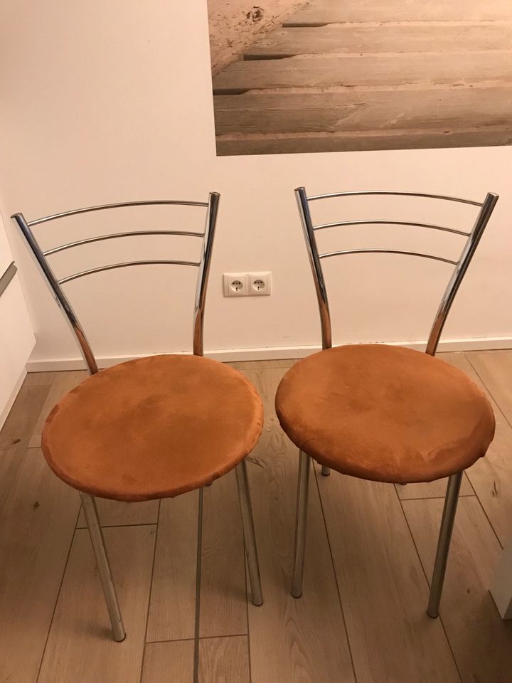 Stühle aus Metall in Berlin