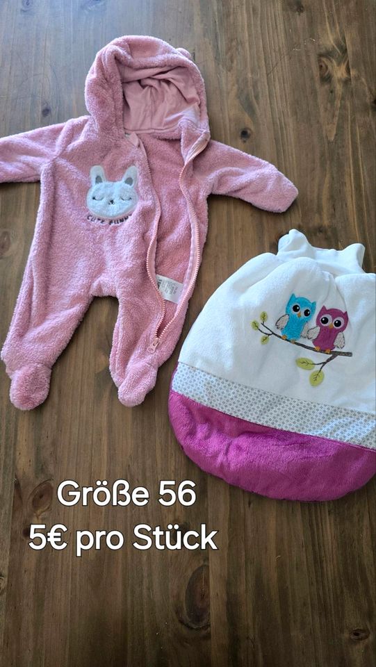 Mädchen baby Kleidung in Berglern